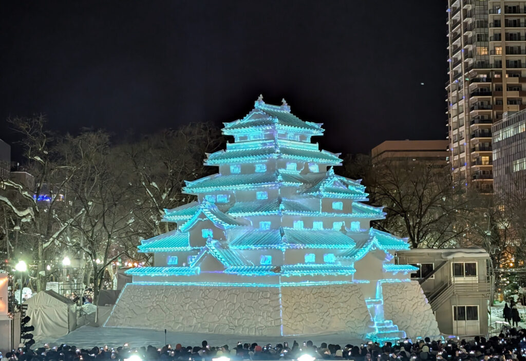 2026さっぽろ雪まつり 大雪像「会津 鶴ヶ城」プロジェクション
